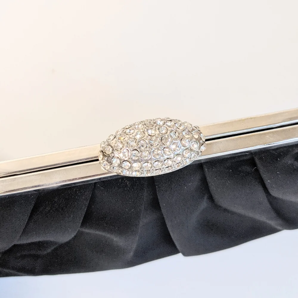 Vintage La Regale jeweled satin clutch convertible chain strap